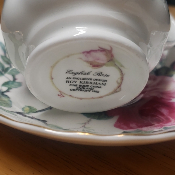 English Rose Tea Set - Picture 5 of 8